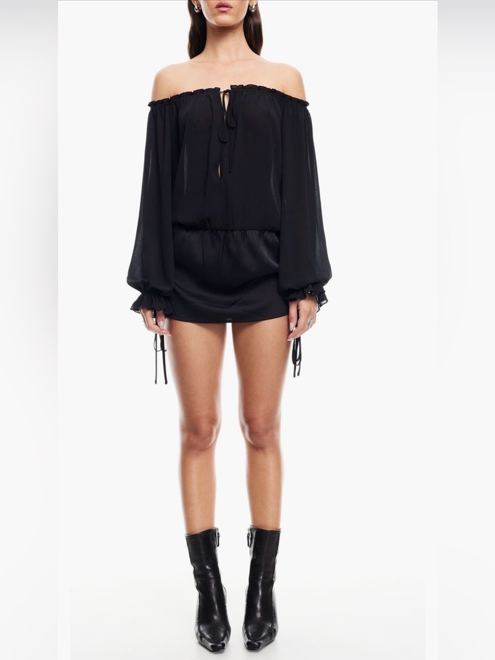 🦋Lioness Off Shoulder Mini Dress